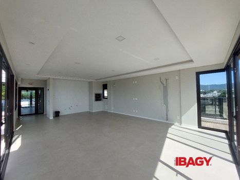 Foto 4 do(a) Apartamento de 2 quartos para alugar em João Paulo, Florianópolis