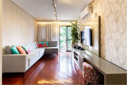 Foto 4 do(a) Apartamento de 3 quartos à venda em Cambuci, São Paulo