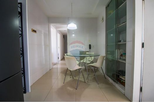 Foto 10 do(a) Apartamento de 3 quartos à venda em Candelária, Natal