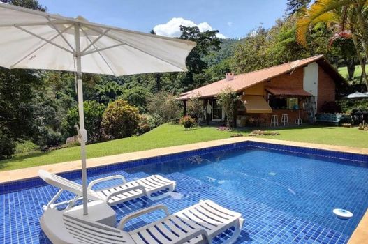 Foto 2 do(a) Casa em Condomínio de 2 quartos à venda em Nogueira, Petrópolis