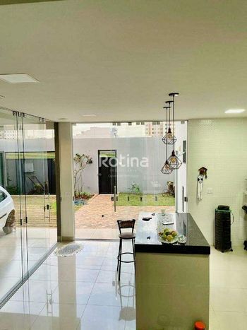 Foto 6 do(a) Casa de 3 quartos à venda em Grand Ville, Uberlândia