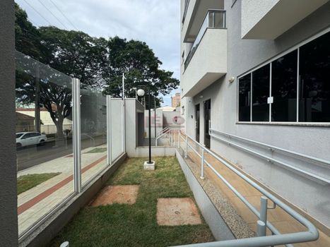 Foto 40 do(a) Apartamento de 3 quartos à venda em Zona 07, Maringá