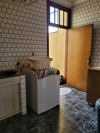 Foto 22 do(a) Casa de 3 quartos à venda em Operária, Londrina