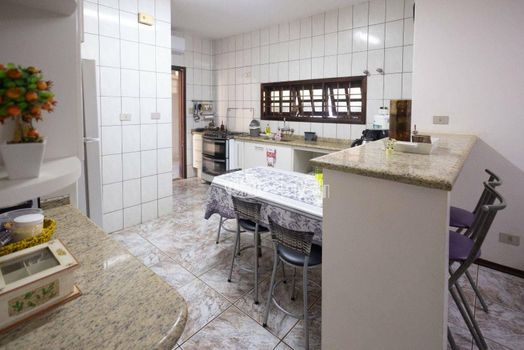 Foto 10 do(a) Casa de 3 quartos à venda em Antares, Londrina