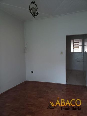 Foto 3 do(a) Casa de 2 quartos à venda em Jardim São Carlos, São Carlos