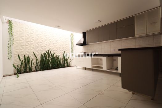 Foto 1 do(a) Casa de 3 quartos para alugar em Sítio da Figueira, São Paulo