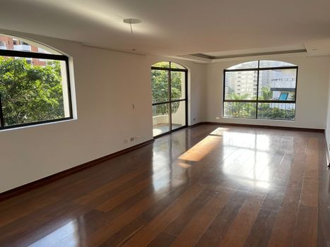 Foto 1 do(a) Apartamento de 3 quartos à venda em Vila Uberabinha, São Paulo