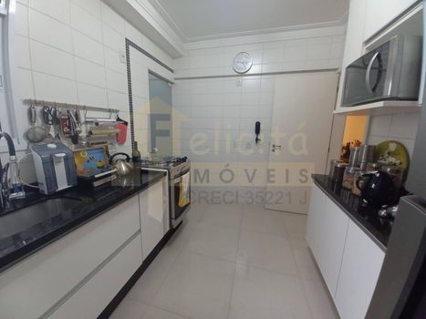 Foto 5 do(a) Apartamento de 3 quartos à venda em Jardim Tupanci, Barueri