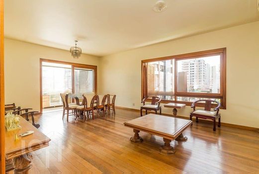 Foto 2 do(a) Apartamento de 3 quartos à venda em Petrópolis, Porto Alegre