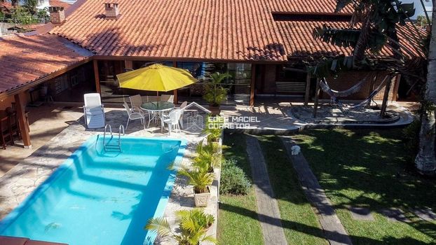 Foto 1 do(a) Casa de 5 quartos à venda em Praia das Palmeiras, Caraguatatuba