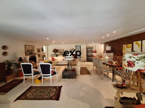 Foto 3 do(a) Casa de 4 quartos à venda em Fazenda Inglesa, Petrópolis