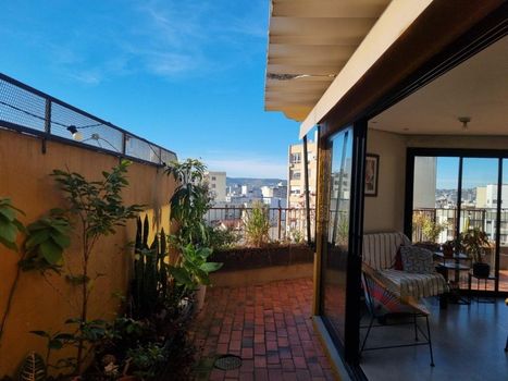 Foto 2 do(a) Cobertura de 2 quartos à venda em Centro Histórico, Porto Alegre