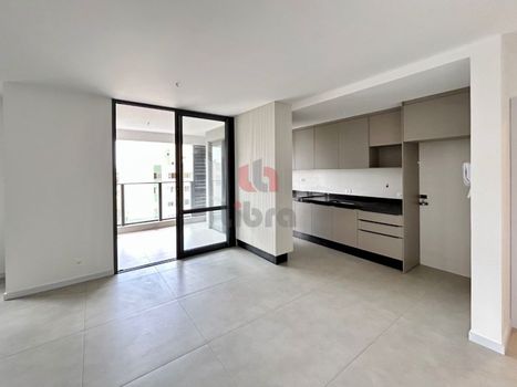 Foto 3 do(a) Apartamento de 2 quartos à venda em Vila Bosque, Maringá
