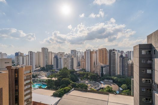Foto 4 do(a) Apartamento de 5 quartos à venda em Água Verde, Curitiba