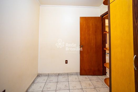 Foto 5 do(a) Casa de 3 quartos à venda em Guará I, Brasília
