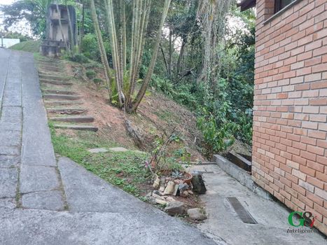 Foto 2 do(a) Casa de 4 quartos à venda em Colinas de São Fernando, Cotia