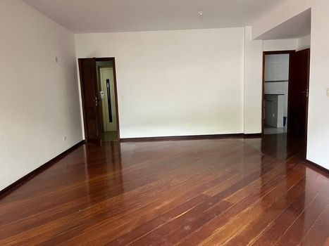 Foto 4 do(a) Apartamento de 3 quartos à venda em Retiro, Petrópolis