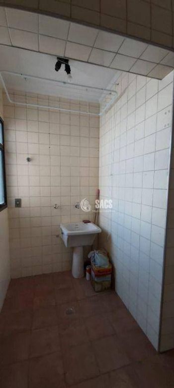 Foto 8 do(a) Apartamento de 1 quartos à venda em Vila Itapura, Campinas