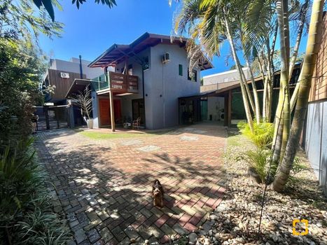 Foto 3 do(a) Casa em Condomínio de 3 quartos à venda em Lagoa da Conceição, Florianópolis