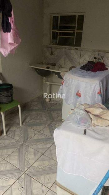 Foto 7 do(a) Casa de 3 quartos à venda em Luizote de Freitas, Uberlândia
