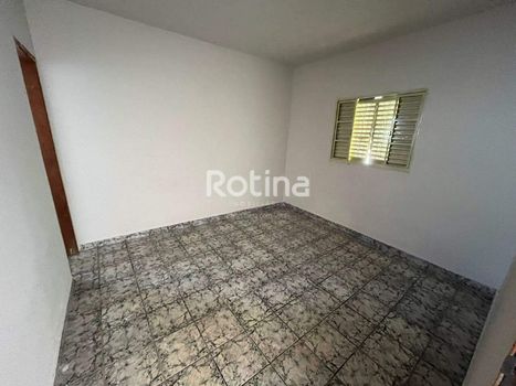 Foto 9 do(a) Casa de 3 quartos para alugar em Granada, Uberlândia