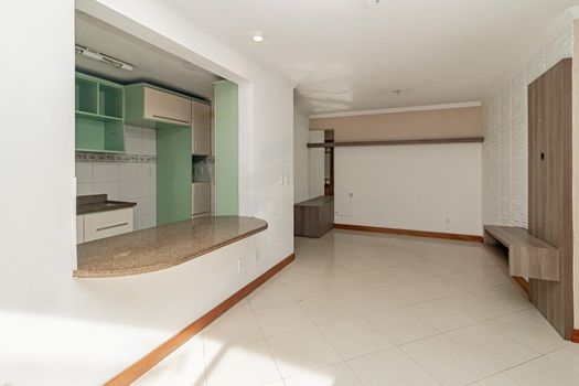 Foto 7 do(a) Apartamento de 2 quartos à venda em Medianeira, Porto Alegre