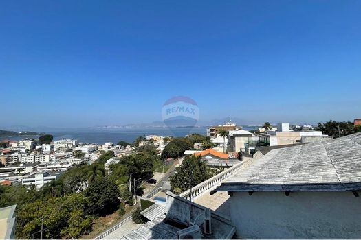 Foto 17 do(a) Apartamento de 7 quartos à venda em Jardim Guanabara, Rio de Janeiro