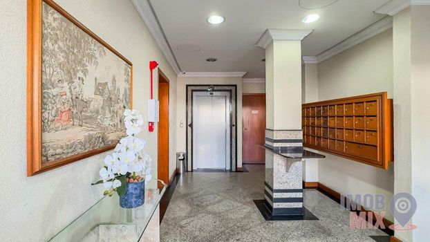 Foto 32 do(a) Apartamento de 2 quartos à venda em Passo da Areia, Porto Alegre