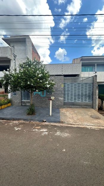 Foto 1 do(a) Casa de 3 quartos à venda em Jardim Colúmbia D, Londrina