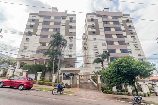 Foto 35 do(a) Apartamento de 3 quartos à venda em Petrópolis, Porto Alegre