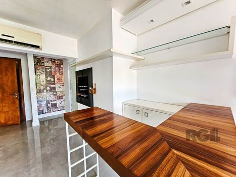 Foto 4 do(a) Kitnet / JK / Studio de 4 quartos à venda em Tristeza, Porto Alegre